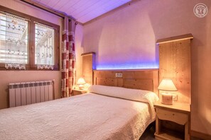 2 chambres, fer et planche à repasser, lit parapluie, Wi-Fi gratuit