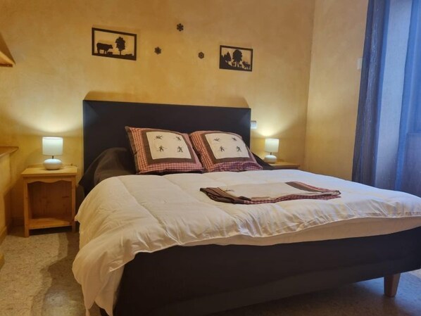 1 bedroom, iron/ironing board, free WiFi, bed sheets