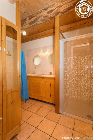 Shower, hair dryer - Self-catering - SAINT PAUL SUR ISERE (ST-PAUL-SUR-ISERE)