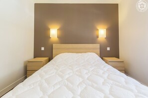 1 chambre, fer et planche à repasser, accès au Wi-Fi (inclus)