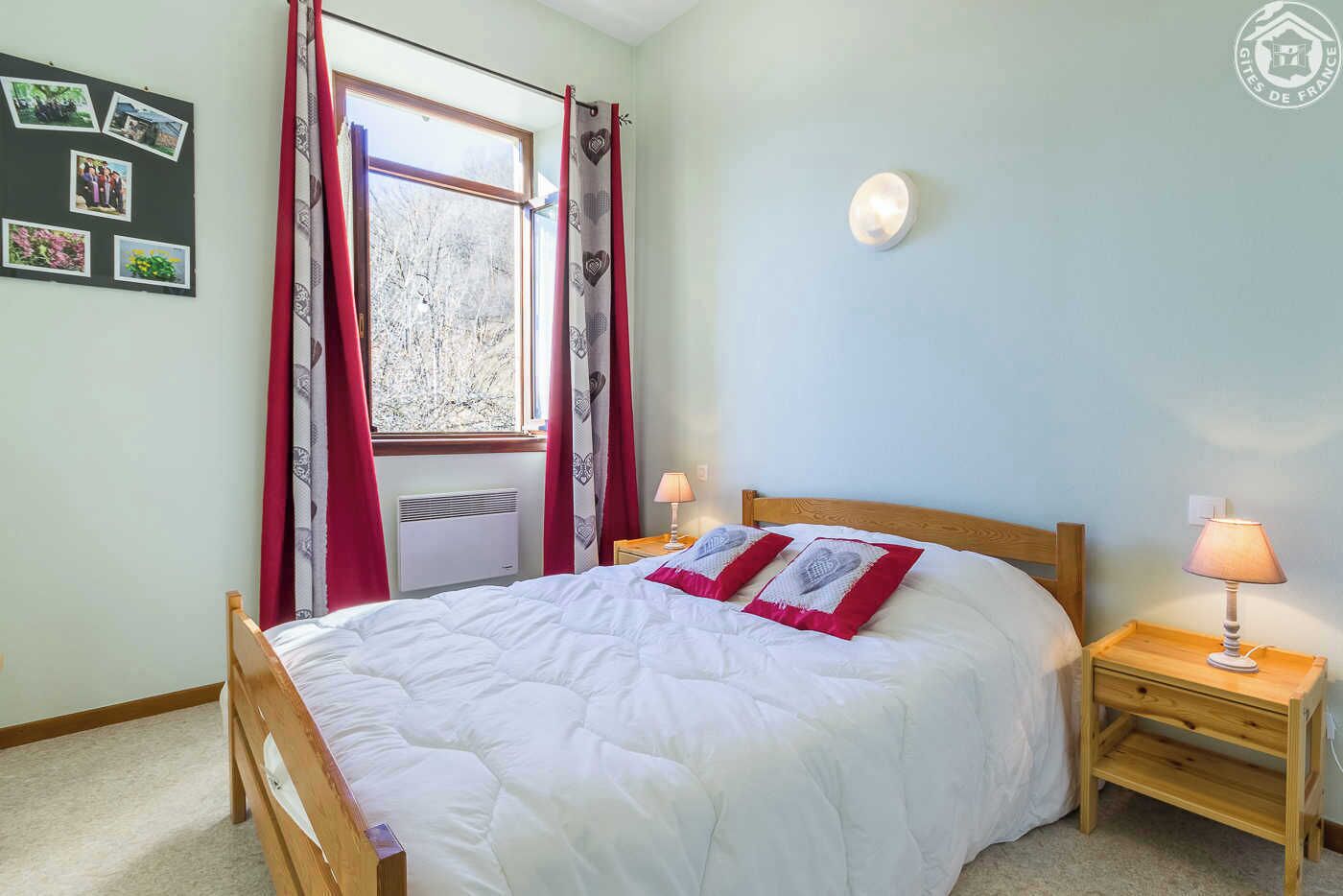 2 bedrooms, iron/ironing board