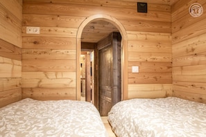 2 bedrooms, iron/ironing board, travel crib, free WiFi