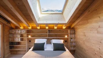 5 bedrooms, iron/ironing board, travel cot, free WiFi