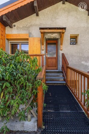 تفاصيل الفندق من الخارج