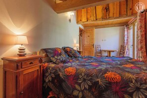 2 عدّة غرف نوم ومكواة/لوح كي وواي فاي مجانًا