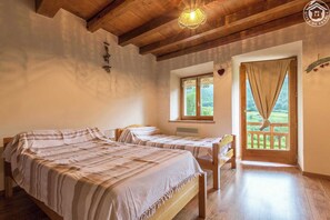 3 bedrooms, iron/ironing board, travel crib, free WiFi