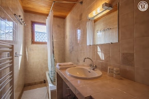Bathtub, hair dryer