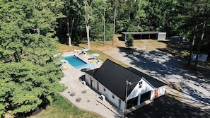 Exterior - Pine Creek Farm | Country Retreat on Rolling Hills (Burkeville)