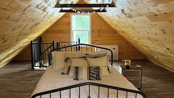 6 bedrooms, travel crib, WiFi