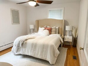 6 bedrooms, travel cot, WiFi