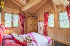 4 chambres, fer et planche à repasser, lit parapluie, Wi-Fi gratuit