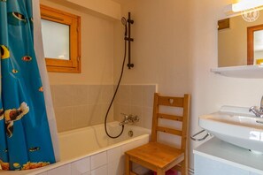 Badewanne, Haartrockner