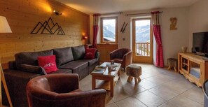 Télévision, lecteur de DVD, chaîne hi-fi