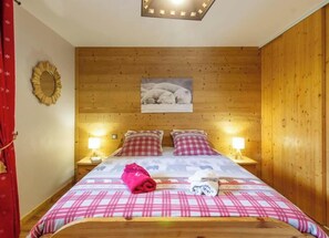 3 chambres, fer et planche à repasser, lit parapluie, Wi-Fi gratuit