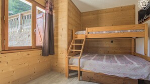 1 間睡房、熨斗/熨衫板