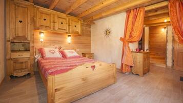 1 bedroom, iron/ironing board, travel crib, free WiFi