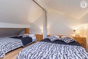 2 makuuhuonetta, silitysrauta/-lauta, vauvan matkasänky, ilmainen Wi-Fi