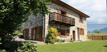 Façade et entrée principale
