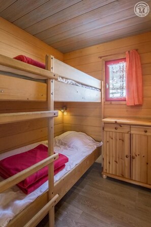 2 bedrooms, iron/ironing board, travel crib, free WiFi