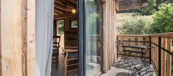 THE CHARMI'S LITTLE WOODEN COTTAGE