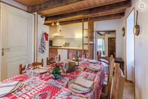 Dining - CHEZ MARIE - LA TRINITE (LA TRINITE)