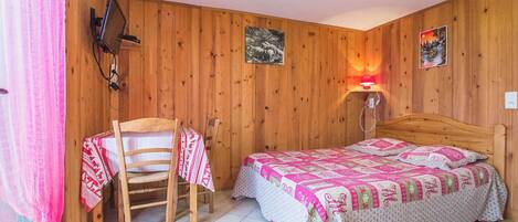 Bügeleisen/Bügelbrett, kostenloses WLAN