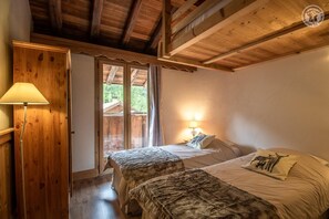 5 bedrooms, iron/ironing board, travel cot, free WiFi