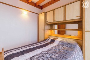 2 bedrooms, iron/ironing board, travel cot - LA FONTANETTE - PORTE DE SAVOIE (PORTE DE SAVOIE)