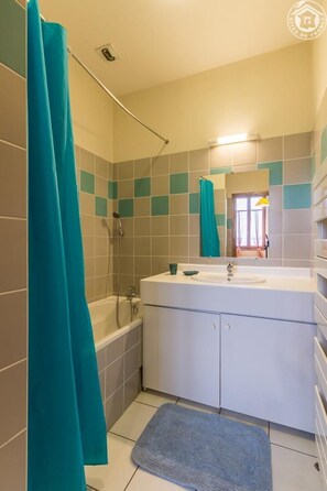 Badewanne, Haartrockner