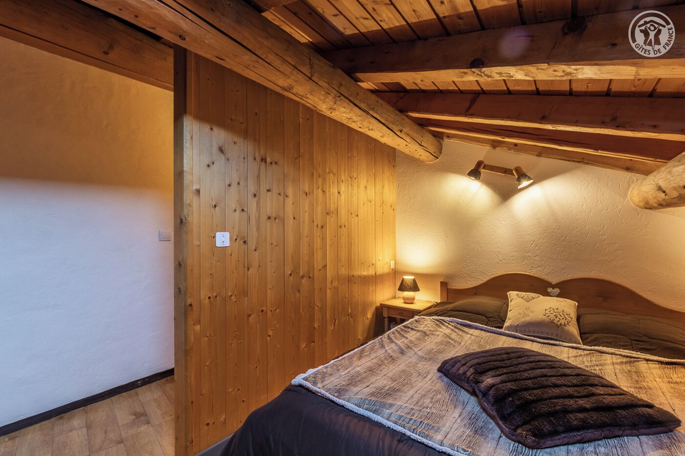 7 chambres, fer et planche à repasser, lit parapluie, Wi-Fi gratuit