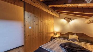 7 chambres, fer et planche à repasser, lit parapluie, Wi-Fi gratuit