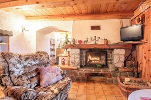TV, fireplace, DVD player