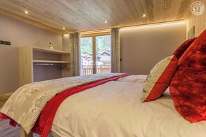 6 habitaciones, tabla de planchar con plancha y cuna de viaje 