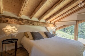 3 chambres, fer et planche à repasser, lit parapluie