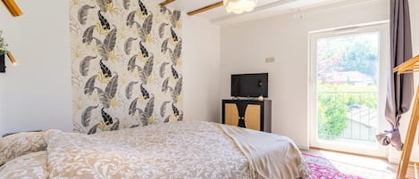1 slaapkamer, een strijkplank/strijkijzer, reisbedje, gratis wifi