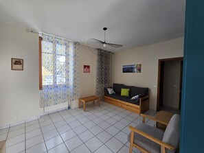 TV - Gîte - THOIRY - Gîte (THOIRY)