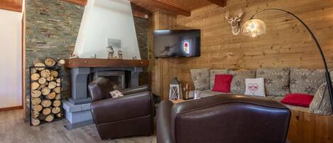 Télévision, cheminée