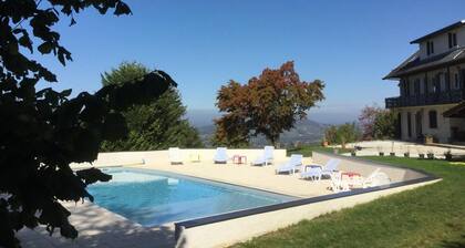 PRE CHARVILLE - LE REVARD