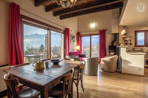 TV, DVD player, stereo - LE GRAND CHENE - NOTRE DAME DES MILLIERES (NOTRE-DAME-DES-MILLIERES)