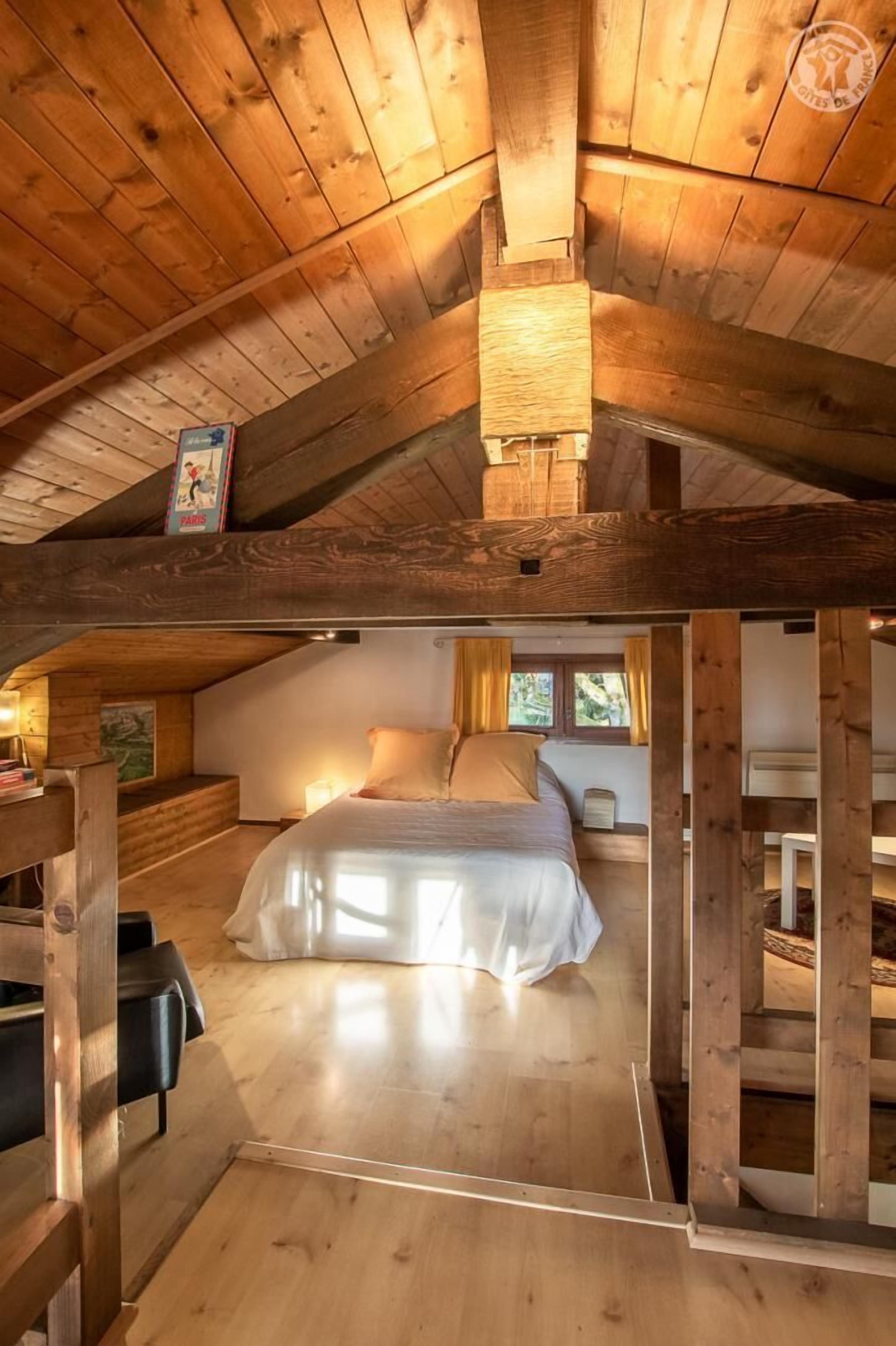 1 slaapkamer, een strijkplank/strijkijzer, reisbedje, gratis wifi