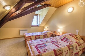 3 bedrooms, iron/ironing board, free WiFi