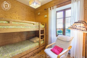 2 bedrooms, iron/ironing board, travel crib, free WiFi