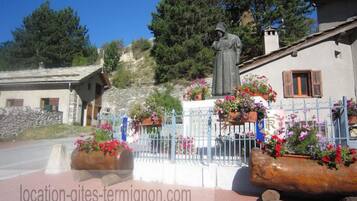 Enceinte de lâhĂ©bergement