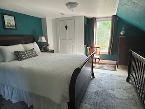 6 bedrooms, iron/ironing board, travel cot, free WiFi