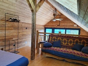 2 bedrooms, iron/ironing board, travel cot, free WiFi