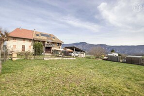 Exterior - DU LAURIER - AYN - Gîte (AYN)