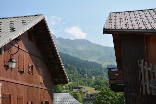 LES PELEVES - VALMOREL LES AVANCHERS