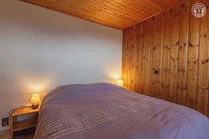 1 bedroom, iron/ironing board, travel cot, free WiFi - CHALET DES CIMES - NOTRE DAME DU PRE (NOTRE-DAME-DU-PRE)