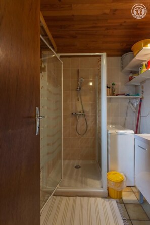 Douche, séchoir à cheveux