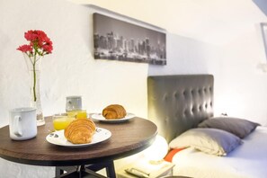 Iron/ironing board, travel crib, free WiFi, bed sheets - LA TARINE N°6 - PALLUD (PALLUD)